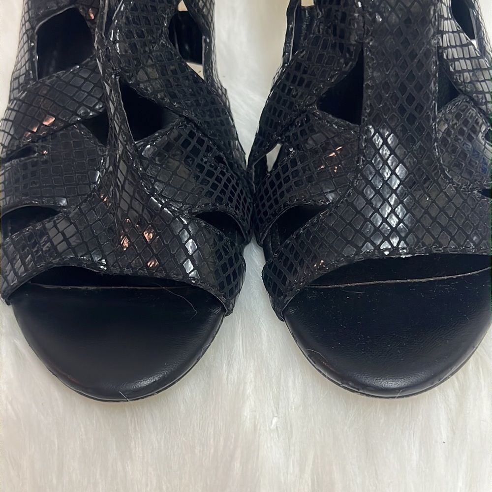 Calvin Klein Kiani Python Embossed Leather Sandals A8 - Picture 10 of 10